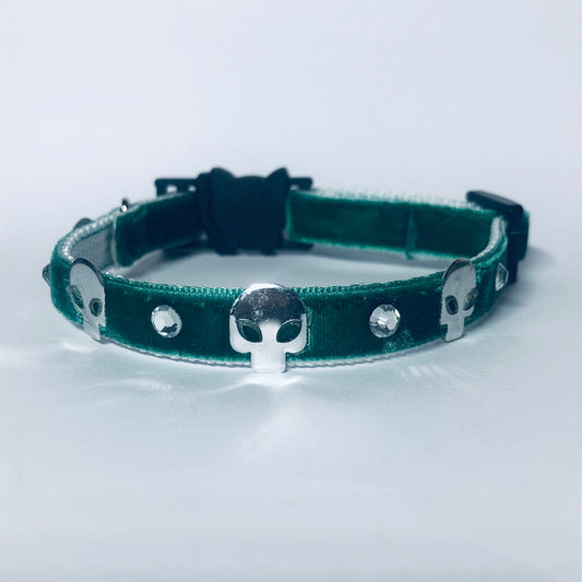Cat Collar - Emerald Green Velvet Goth Kitty Safety Collar with Bell