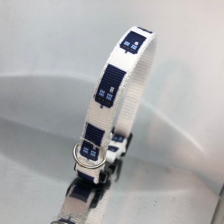 Collier de sécurité pour chat ou chien Doctor Who Tardis avec clochette