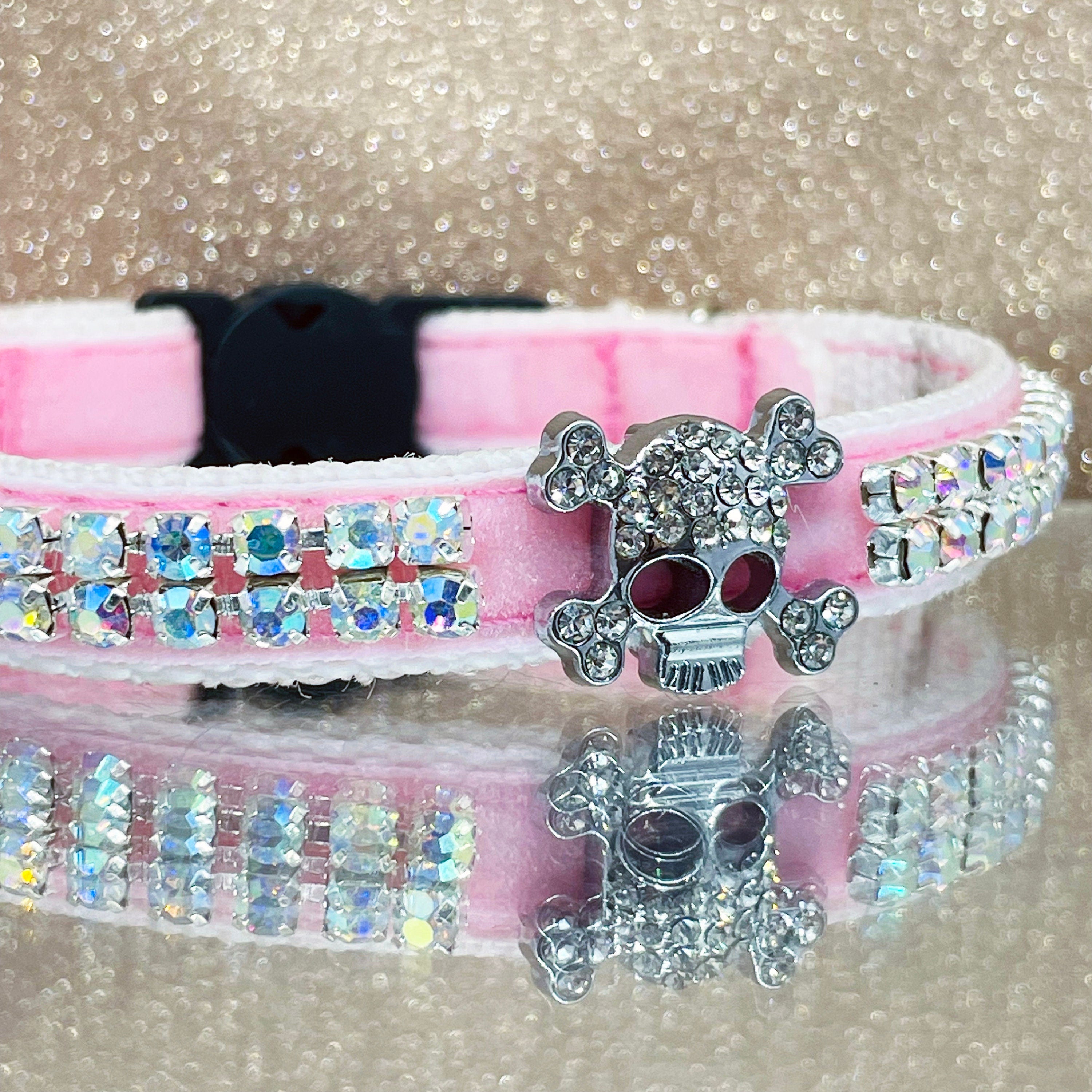 Halsband für Katzen, rosa Samt mit Totenkopf-Kristallen und zwei Reihen Strass