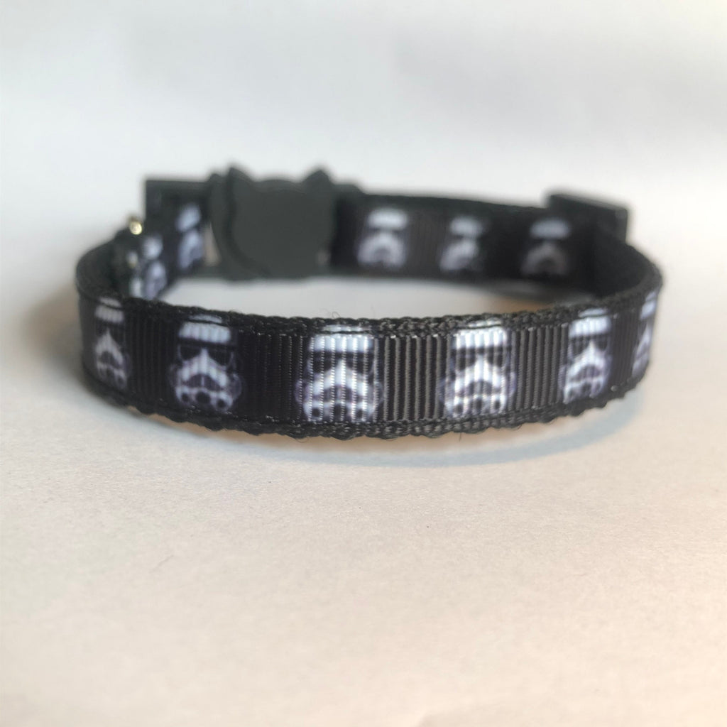 Stormtrooper-Sicherheits-Katzenhalsband mit Schnalle und Glöckchen