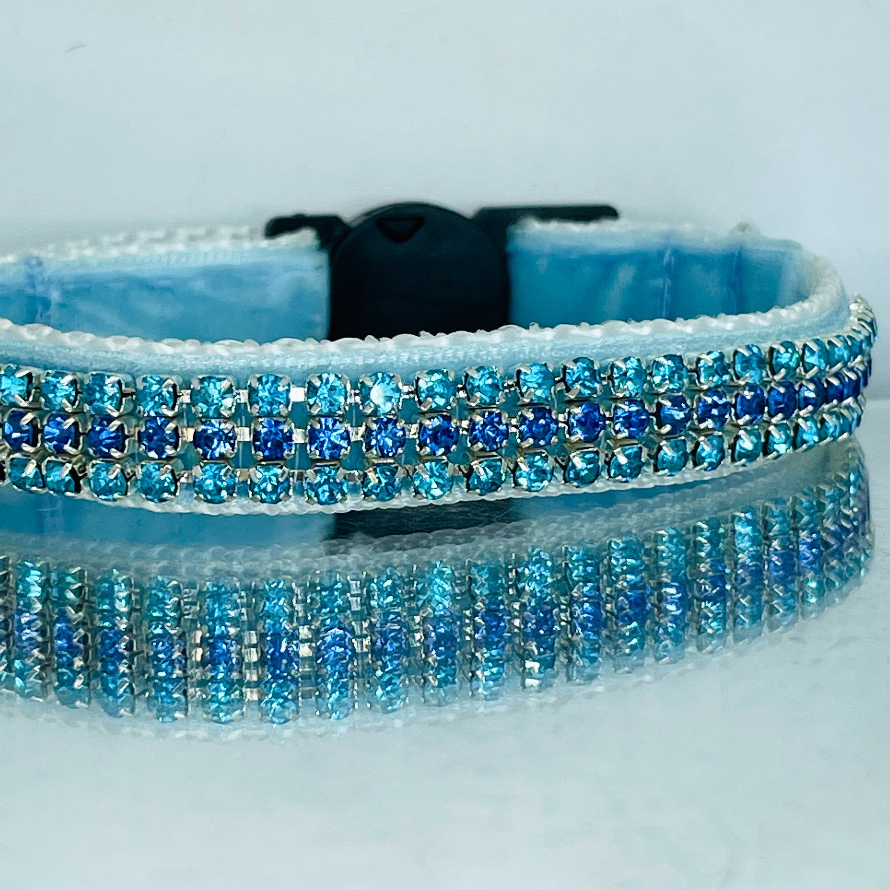 Sicherheits-Katzenhalsband aus azur- und zyanfarbenem Samt und Kristall