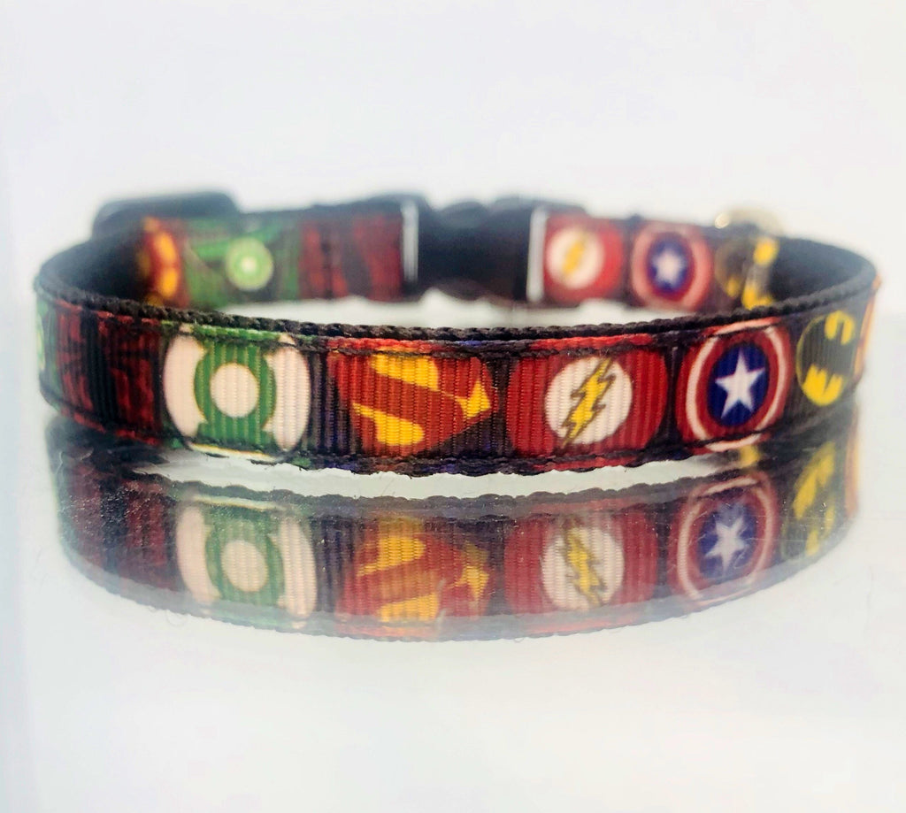 Superhelden-Sicherheitskatzenhalsband mit Sollbruchstelle und Glöckchen